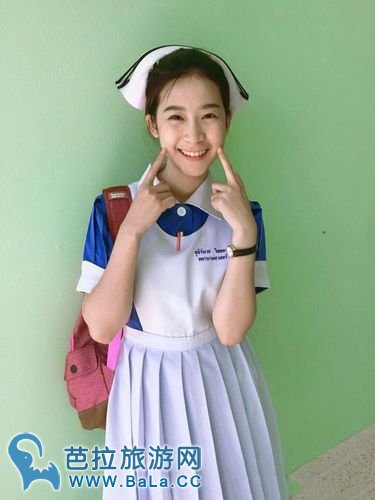 泰国清纯小护士笑容治愈