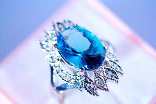 世界上最名贵的十大宝石 蓝宝石排名第一 巴拉排行榜